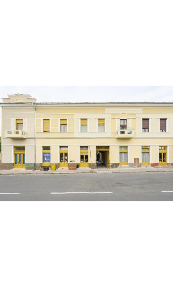Radac Residence Орадеа Екстериор снимка